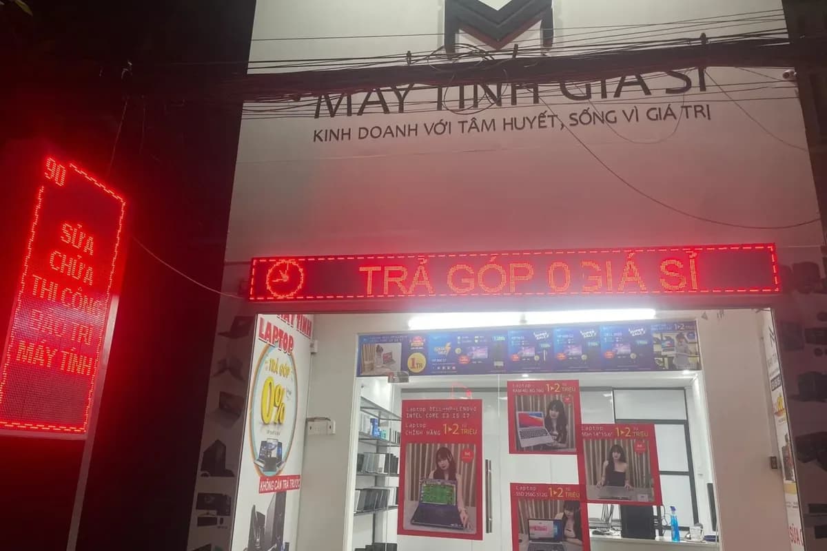 Không gian tổng quan bên trong showroom MTGS Tân Bình