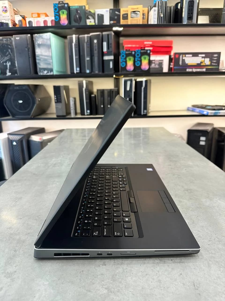 Dell Precision Cũ? – Workstation Mạnh Mẽ, Giá Tốt 2025