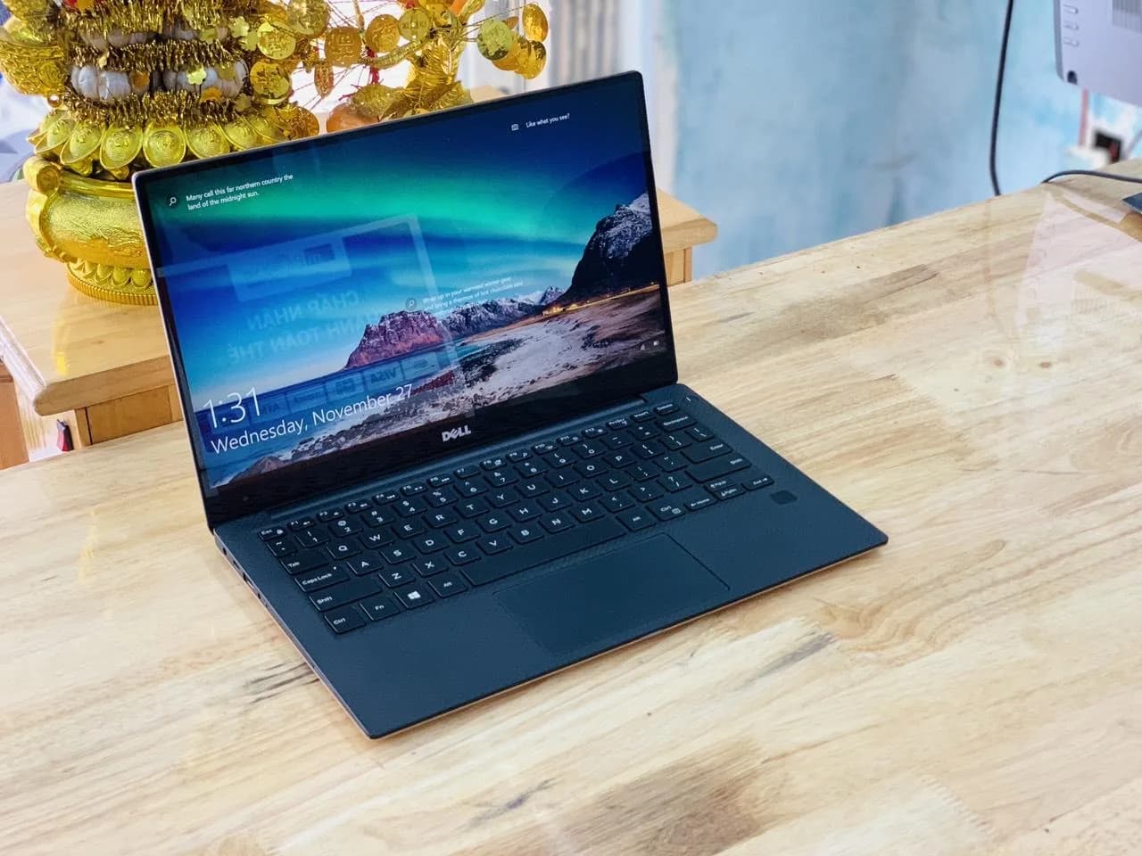Laptop Windows Cũ Có Màn Hình 4K: Có Tốt Hơn MacBook Cũ?