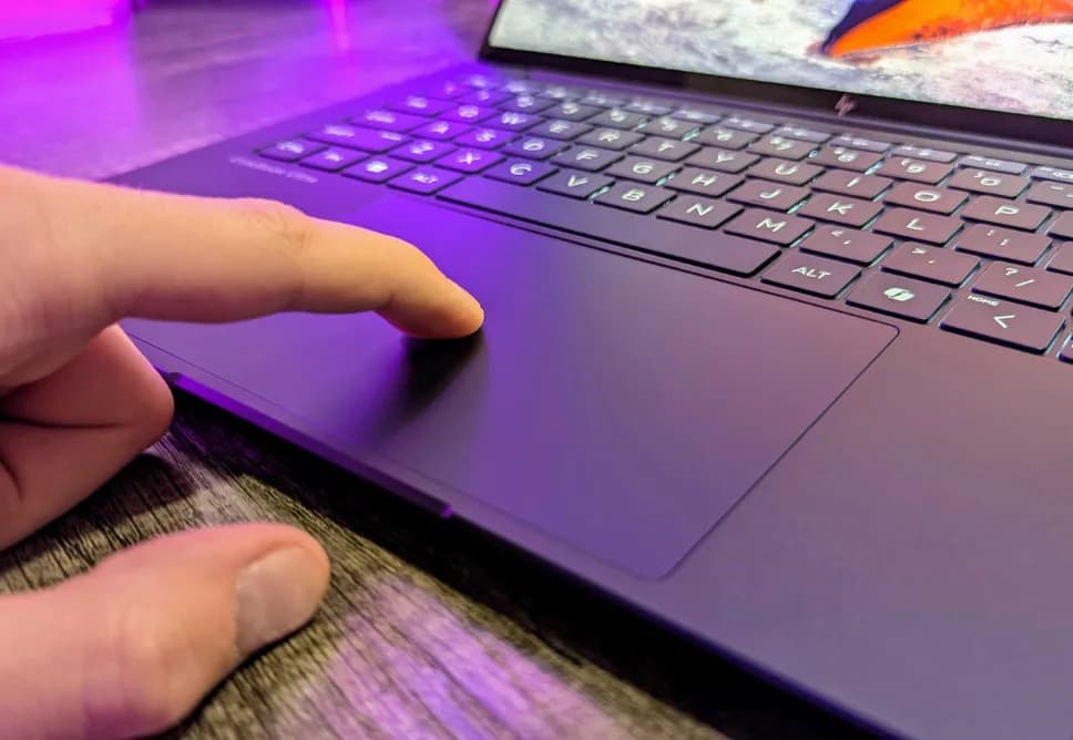 Phụ huynh cần mua laptop cũ cho con học online: checklist chọn máy