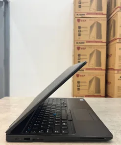 Dell Latitude 5590 - 11 Dell latitude 5590 - máy tính giá sỉ