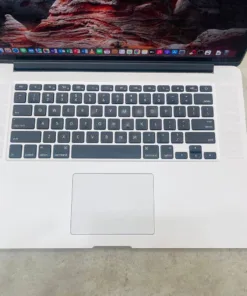 Macbook pro 15" 2015 - máy tính giá sỉ