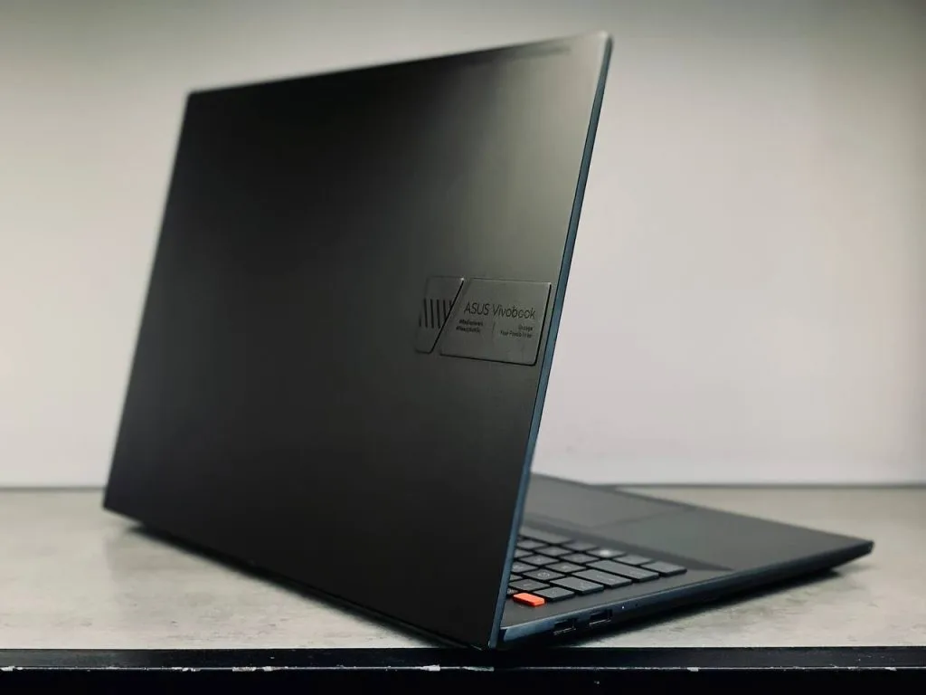 Asus Vivobook M7600 - 22 Asus-vivobook-m7600-0