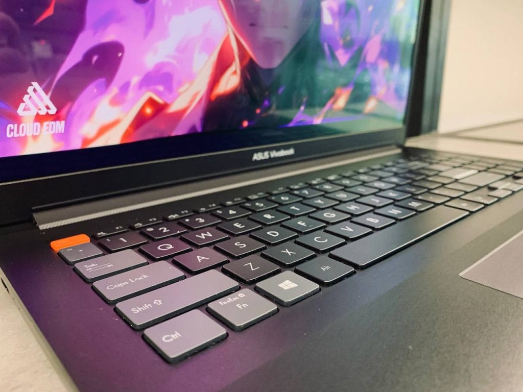 Asus-vivobook-m7600-9