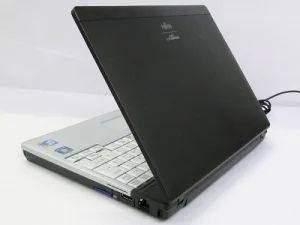 Laptop Cũ Pin Trâu Cho Dân Văn Phòng Làm Việc Di Động - 2 Laptop cũ pin trâu