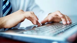 Laptop doanh nhân cũ, laptop thinkpad vs laptop thường, laptop doanh nhân tốt nhất