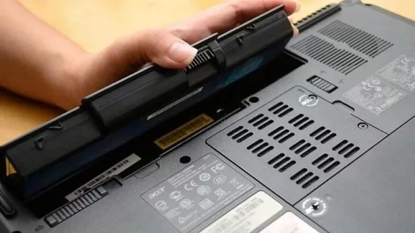 Laptop cũ pin hỏng