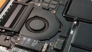 Kiểm tra quạt tản nhiệt laptop cũ trước khi mua để tránh lỗi quá nhiệt - máy tính giá sỉ