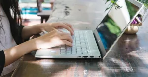Laptop Cũ Dưới 5 Triệu Có Thể Chạy Phần Mềm Chỉnh Sửa Video Không? - 2 Laptop cũ dưới 5 triệu