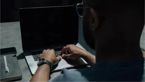 Laptop Không Lên Màn Hình Do Bios Lỗi: Cách Reset Bios - 2 Laptop không lên màn hình do bios lỗi