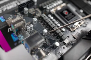 Cách Xác Định Laptop Không Lên Hình Do Tụ Điện Bị Phù - 5 Cách xác định laptop không lên hình do tụ điện