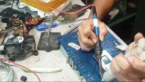 Laptop thay socket màn hình trên mainboard