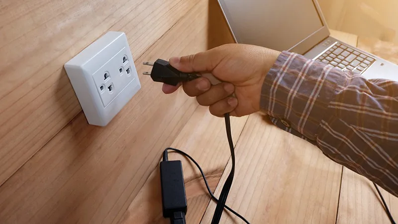 Laptop không vào điện-liên quan gì đến màn hình