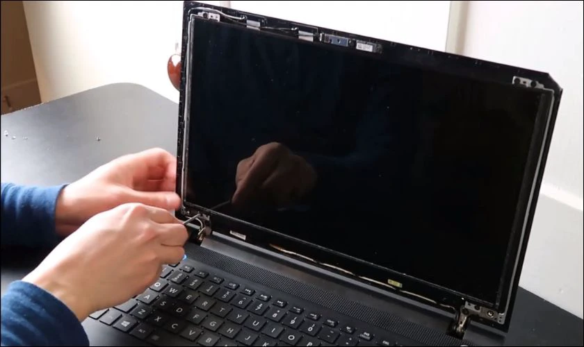 Nguồn Cấp Cho Màn Hình Bị Đứt: Cách Kiểm Tra Và Thay Thế - 1 Nguồn cấp cho màn hình bị đứt