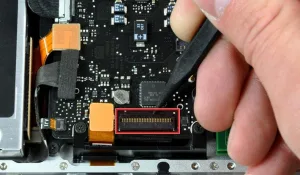 Laptop cắm sạc vào nhưng không lên đèn