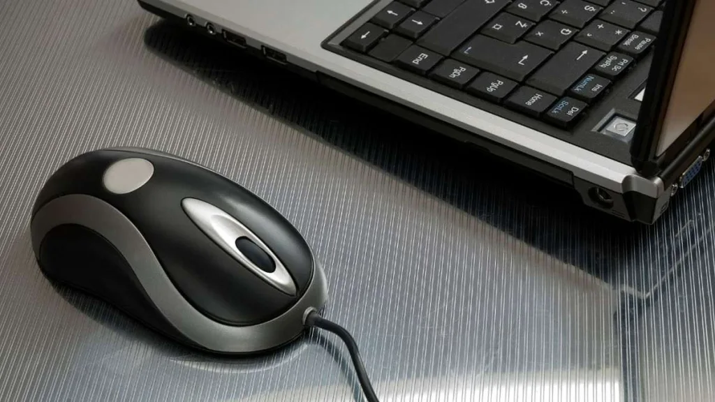 Laptop Không Nhận Sạc Sau Khi Vệ Sinh Hoặc Rơi - 1 Laptop không nhận sạc sau khi vệ sinh hoặc rơi