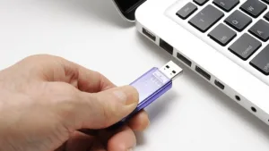 Dùng usb boot để kiểm tra lỗi phần mềm trên máy không lên màn hình