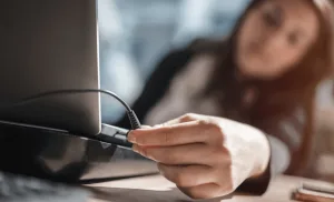 Sửa lỗi laptop cũ không nhận usb đơn giản