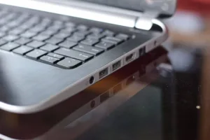 Chính sách bảo hành laptop cũ cho giáo viên