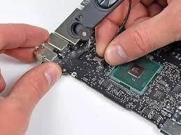 Ic nguồn lỗi - khi nào ảnh hưởng đến màn hình