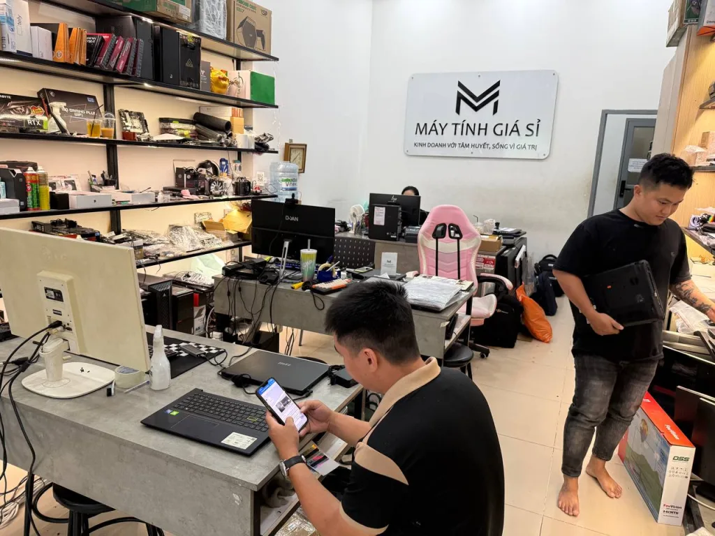 Sửa Laptop Ngay Tại Nhà Quận Tân Bình Giá Rẻ - 2 Sua-laptop-ngay-tai-nha-quan-tan-binh-gia-re