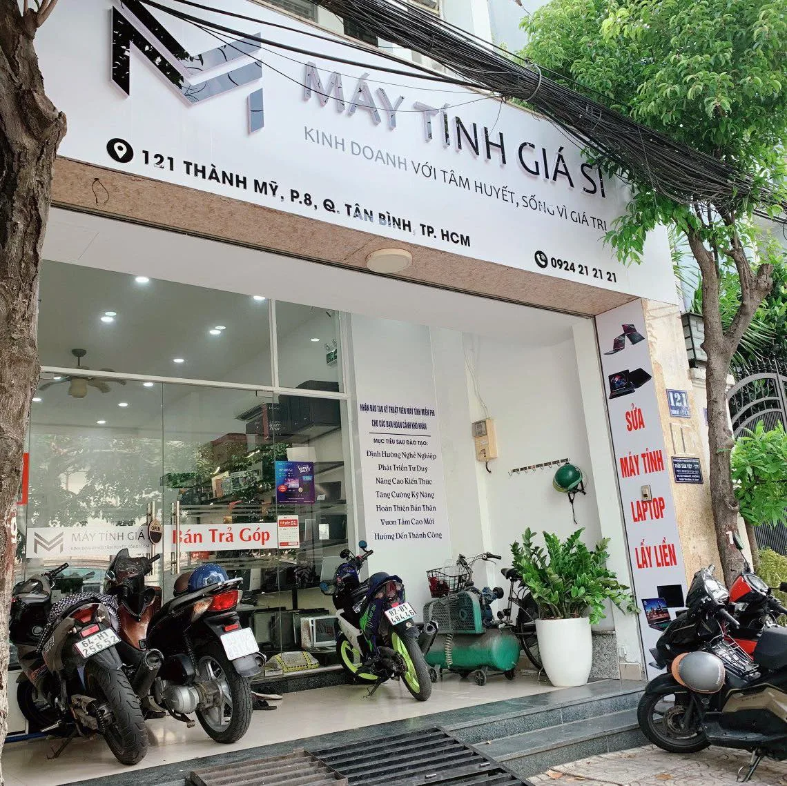 Thu Mua Máy Tính Cũ, Laptop Cũ Tại Tphcm - 3 Không gian cửa hàng máy tính giá sỉ hỗ trợ thu mua và sửa chữa máy tính