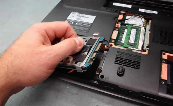 Sửa Laptop Vào Nước Phục Hồi Dữ Liệu Tân Bình - 4 ⚡sửa laptop vào nước phục hồi dữ liệu tân bình☎️0924212121